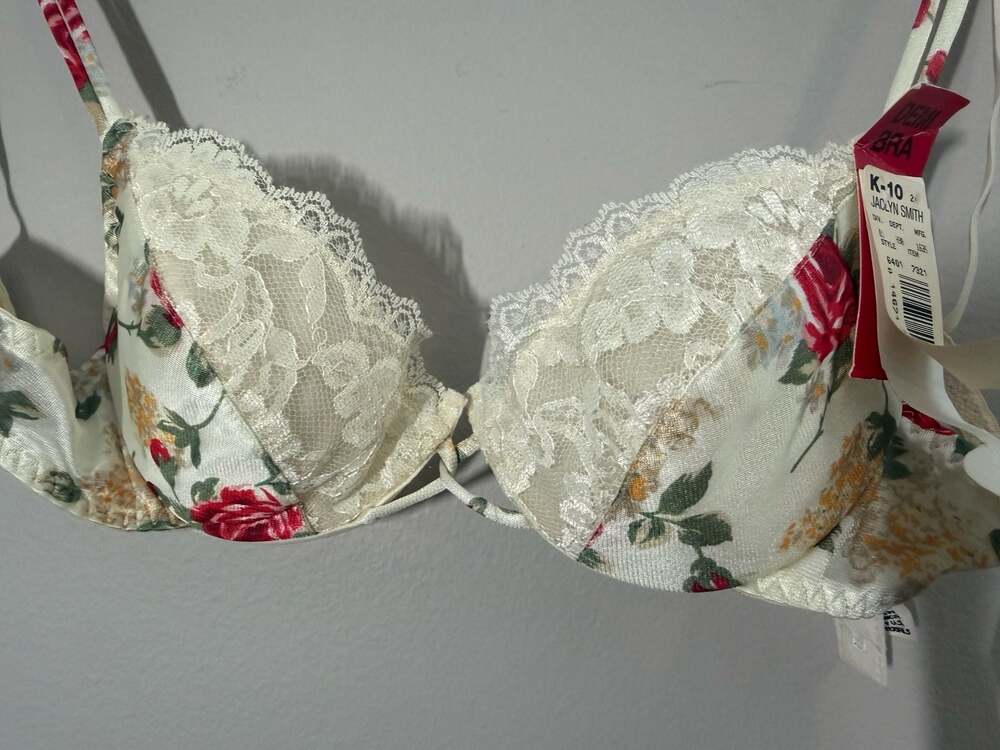 Jaclyn Smith Vintage Floral Lace Trim Demi Bra 34A